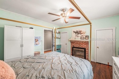 Charming 1940s ranch full of character, featuring spacious front - photo 23