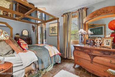 **MOTIVATED SELLERS** Welcome to this cozy 3-bedroom, 1-bathroom