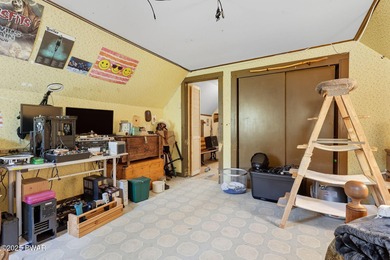 **MOTIVATED SELLERS** Welcome to this cozy 3-bedroom, 1-bathroom