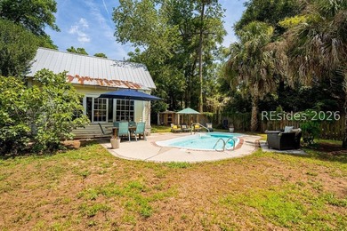 Charming 1940s ranch full of character, featuring spacious front - photo 32