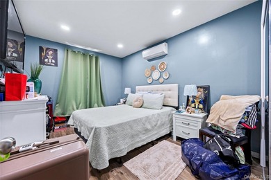 Brick fully detached 4-family with close to 4000 square feet - photo 32