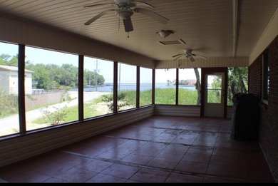 Motivated Seller! Do Not disturb tenants! Zoned Suburban - photo 4