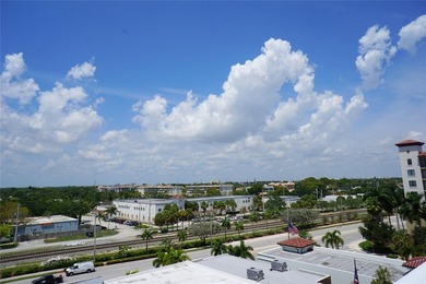 Luxury, light & bright fully updated 2-bedroom, 2-bathrooms - photo 41