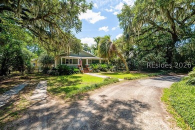 Charming 1940s ranch full of character, featuring spacious front - photo 48