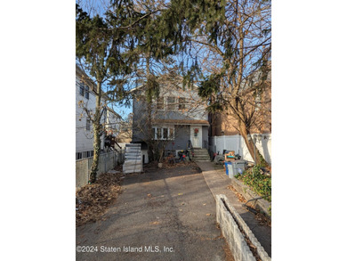 Looking for a detached home a stone's throws from the Verrazzano - photo 2