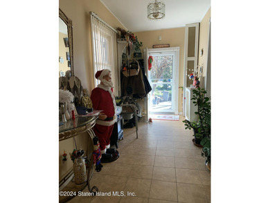 Looking for a detached home a stone's throws from the Verrazzano - photo 3