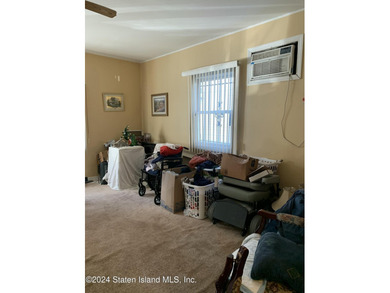 Looking for a detached home a stone's throws from the Verrazzano - photo 6