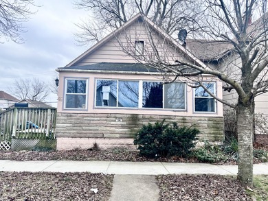 Detroit River Home Sale Pending in River Rouge Michigan