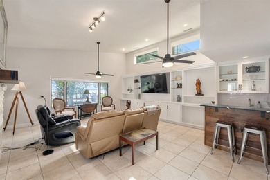 Welcome to your waterfront retreat on Cedar Creek Lake in the - photo 11