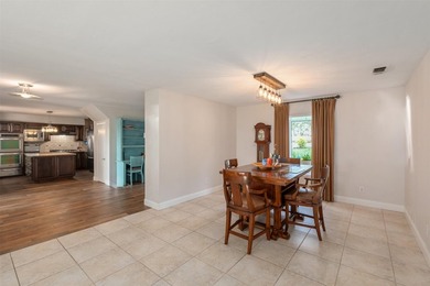 Welcome to your waterfront retreat on Cedar Creek Lake in the - photo 16