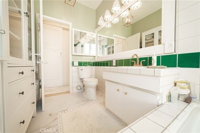 Coastal Living at Its Best! Experience the charm of beachside - photo 19