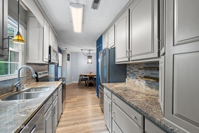 Welcome to sought-after Bayshore Estates, where timeless - photo 22