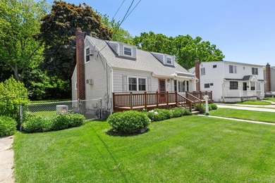 Welcome To 12 Leslie Lane In Massapequa, Located In The - photo 2