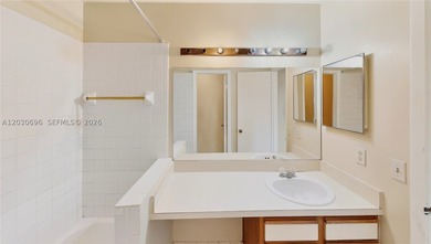 Beautifully maintained lakefront condo featuring 2 bedrooms and - photo 24