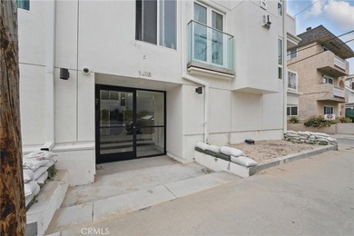 Coastal Living at Its Best! Experience the charm of beachside - photo 26