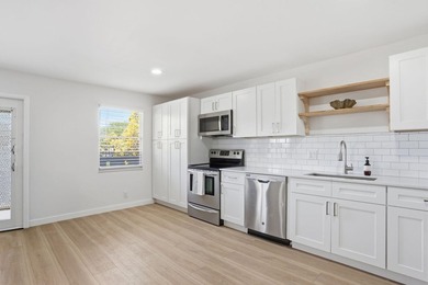 Welcome to this beautifully fully renovated 2-bedroom - photo 6