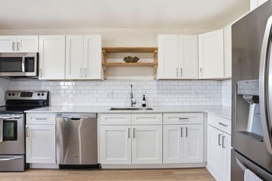 Welcome to this beautifully fully renovated 2-bedroom - photo 8