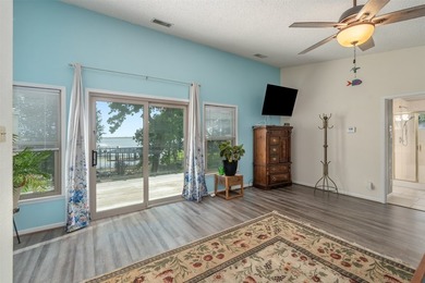 Welcome to your waterfront retreat on Cedar Creek Lake in the - photo 31