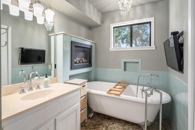Welcome to your waterfront retreat on Cedar Creek Lake in the - photo 32