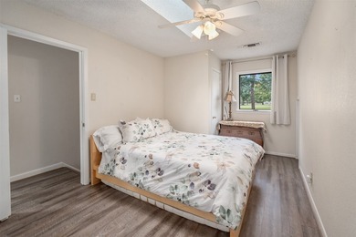 Welcome to your waterfront retreat on Cedar Creek Lake in the - photo 35