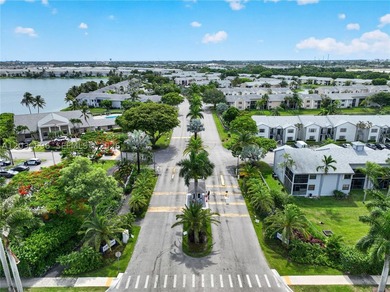 Beautifully maintained lakefront condo featuring 2 bedrooms and - photo 42