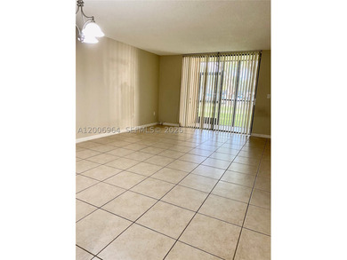 Highly sought-after Horizons West FIRST FLOOR 1 bedroom / 1.5 - photo 7