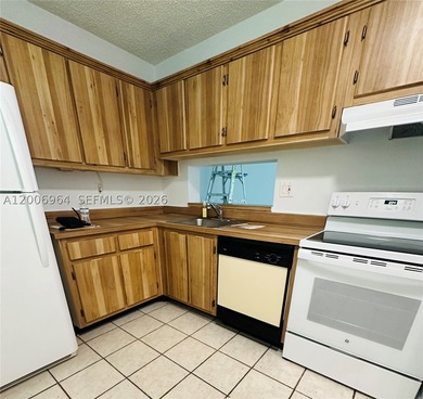 Highly sought-after Horizons West FIRST FLOOR 1 bedroom / 1.5 - photo 8