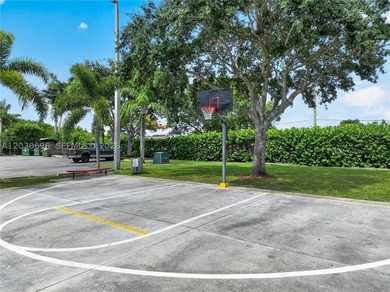 Beautifully maintained lakefront condo featuring 2 bedrooms and - photo 48
