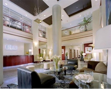 Vacant, clean, and ready for new Occupancy, way up on the 20th - photo 4