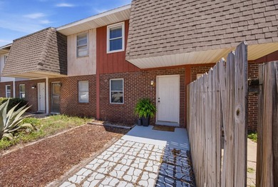 Townhouse price to sell...Located in Shalimar at 145 4th Avenue - photo 10