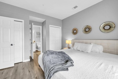 Sleeps 4! This beautifully updated 2nd-floor end-unit 1-bedroom - photo 6