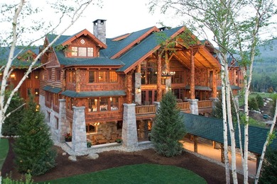 The sought after, one of a kind, Residence #127, int 9 is a - photo 1
