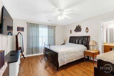 Filled with natural light and designed for comfortable living - photo 15
