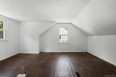 Welcome To This Spacious 4-Bedroom, 2-Bath Home In Merrick - photo 16