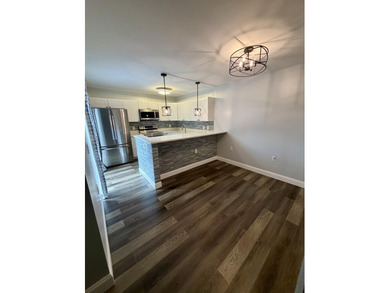 Welcome to this beautifully renovated, move-in ready 2-bedroom - photo 16