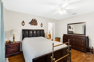 Filled with natural light and designed for comfortable living - photo 17