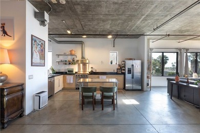 The iconic Temple Lofts complex delivers the original - photo 17