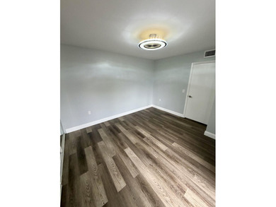 Welcome to this beautifully renovated, move-in ready 2-bedroom - photo 18