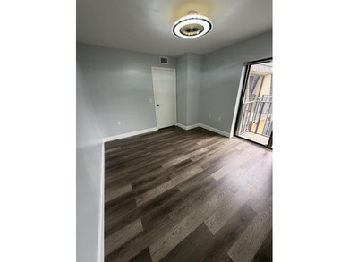 Welcome to this beautifully renovated, move-in ready 2-bedroom - photo 20