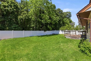 Welcome To This Spacious 4-Bedroom, 2-Bath Home In Merrick - photo 21