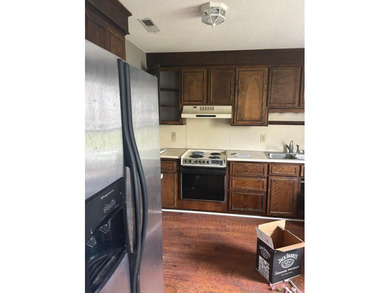 ** Estate Sale Strictly AS-IS ** Lots of Potential on High Large - photo 2