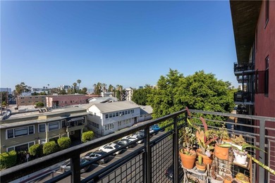 The iconic Temple Lofts complex delivers the original - photo 25