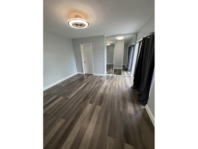 Welcome to this beautifully renovated, move-in ready 2-bedroom - photo 26