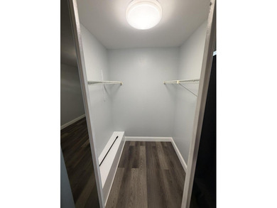 Welcome to this beautifully renovated, move-in ready 2-bedroom - photo 27