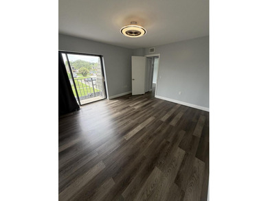 Welcome to this beautifully renovated, move-in ready 2-bedroom - photo 29