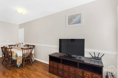 Filled with natural light and designed for comfortable living - photo 30