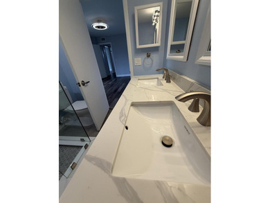 Welcome to this beautifully renovated, move-in ready 2-bedroom - photo 36