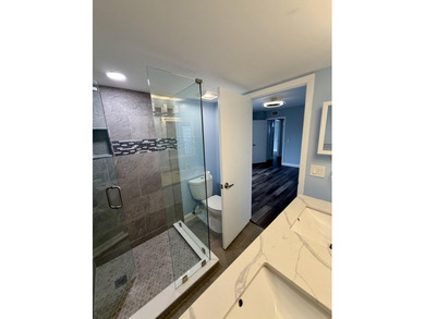 Welcome to this beautifully renovated, move-in ready 2-bedroom - photo 37
