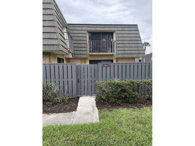 Welcome to this beautifully renovated, move-in ready 2-bedroom - photo 42