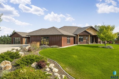 Luxury Living on Red Rocks Golf Course Modern elegance meets - photo 1